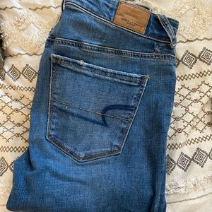 Light Wash Blue American Eagle Jeans